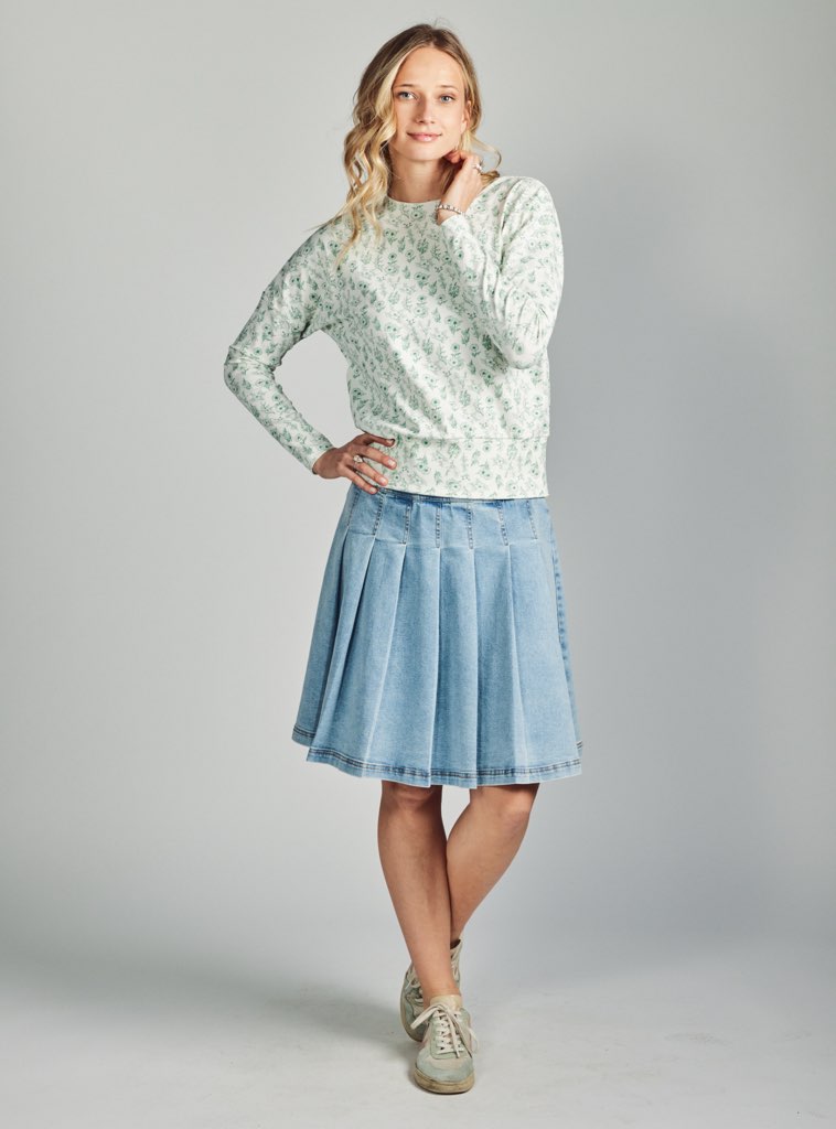 Aleeza Paris Abby Dolman Floral T-Shirt – modest top