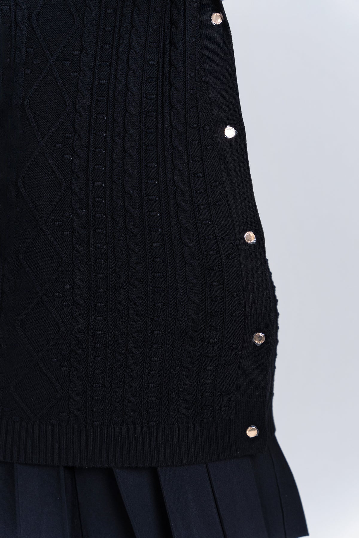Aleeza Paris Argamini – modest top in Black