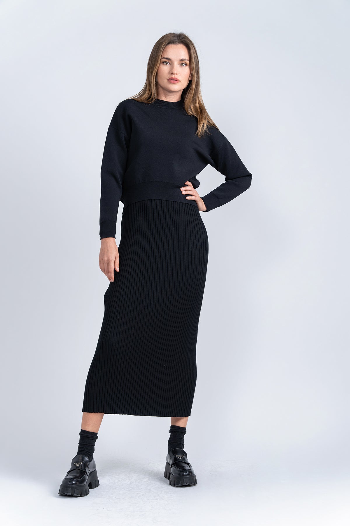 Aleeza Paris Classic Comfort Knit Top – modest top in Black
