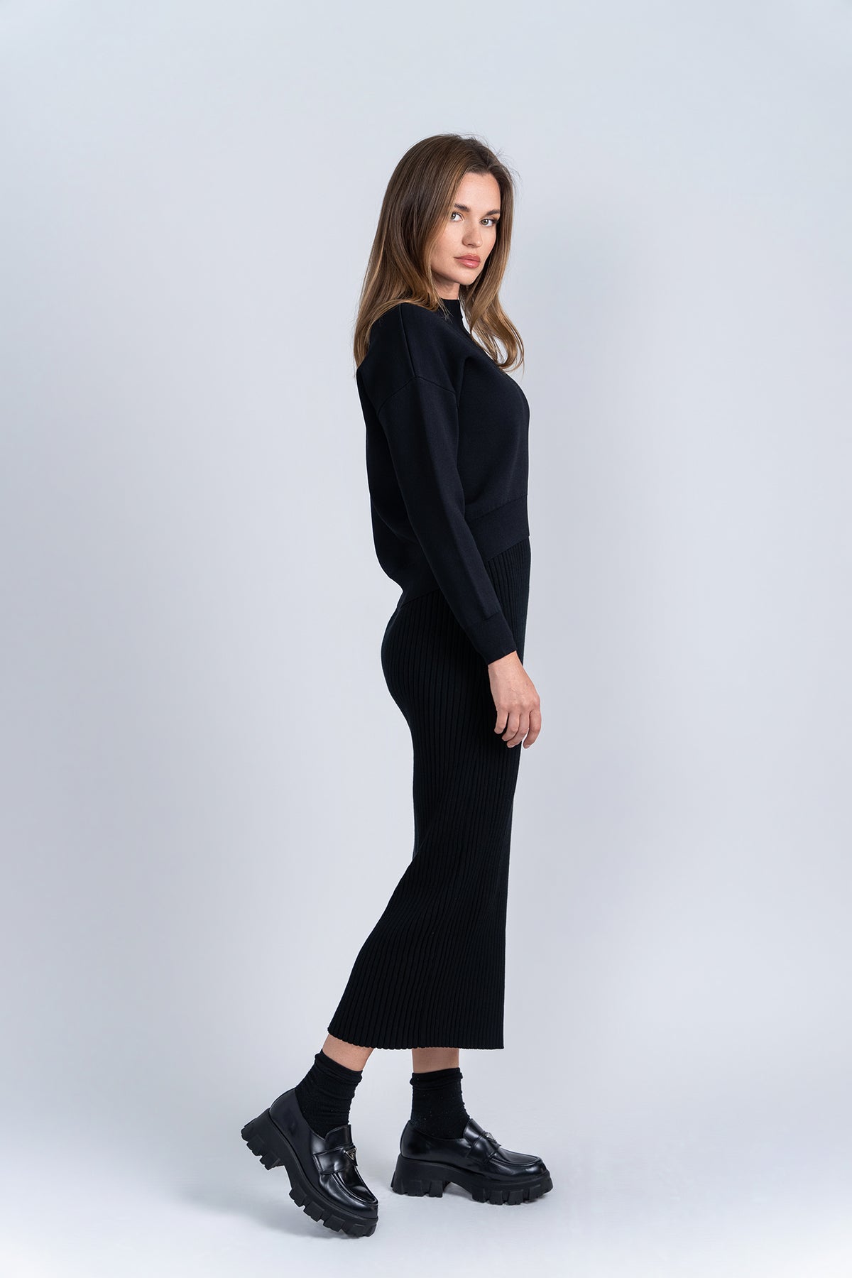 Aleeza Paris Classic Comfort Knit Top – modest top in Black