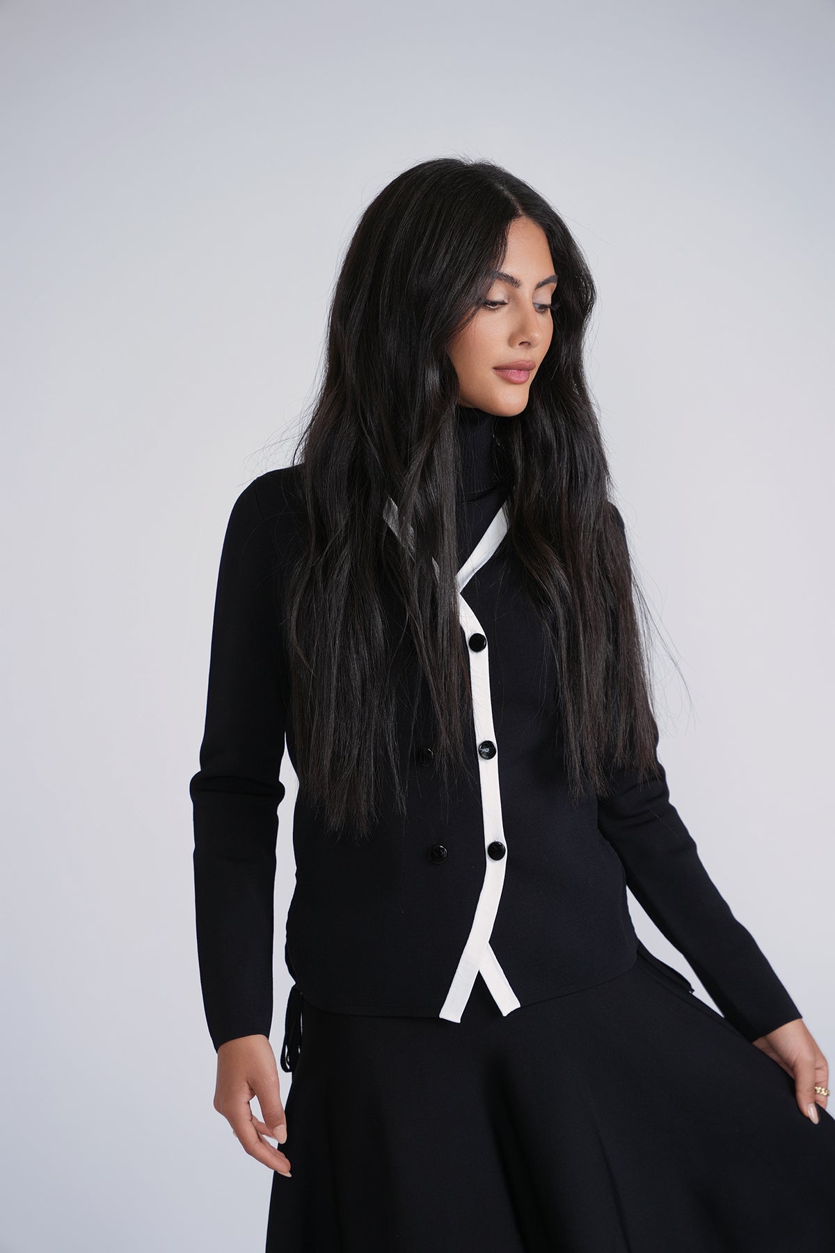 Aleeza Paris Effortless Cardigan – modest jacket in Black