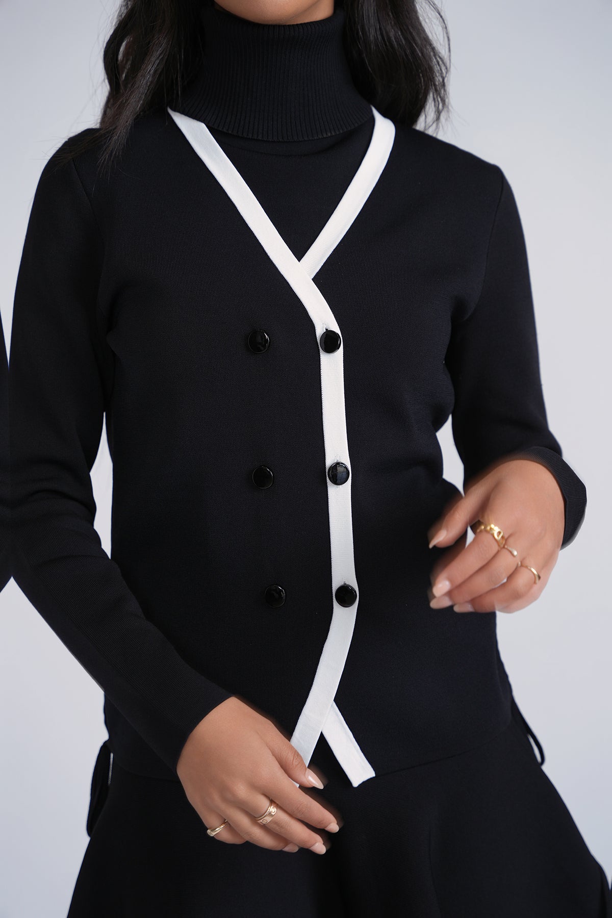 Aleeza Paris Effortless Cardigan – modest jacket in Black
