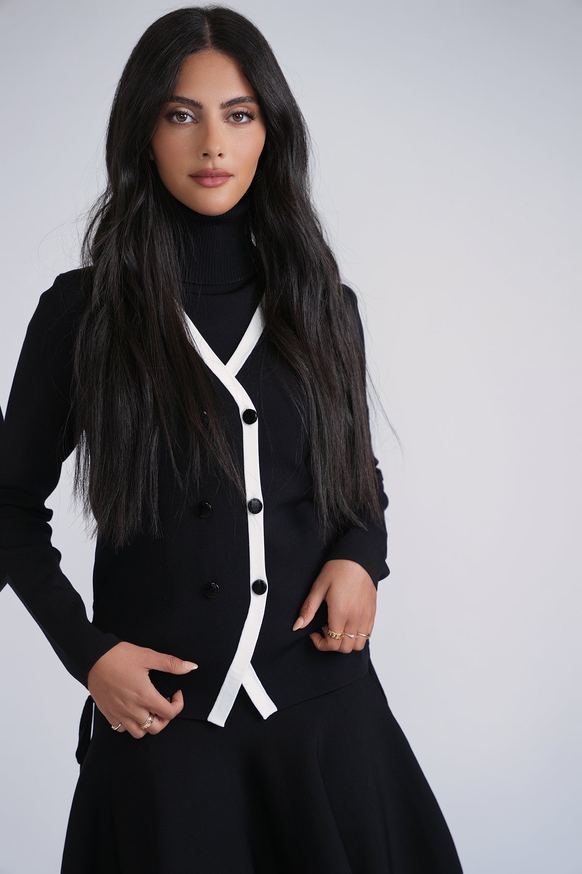 Aleeza Paris Effortless Cardigan – modest jacket in Black