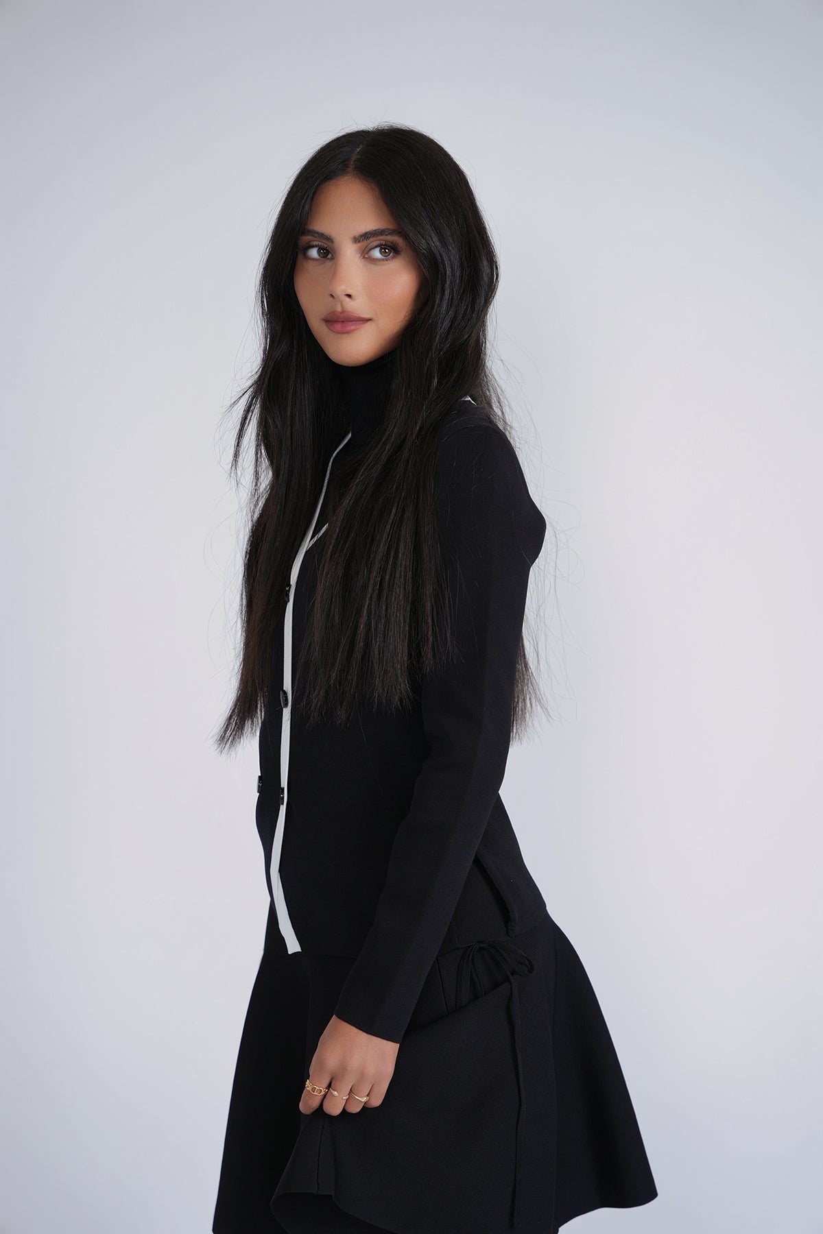 Aleeza Paris Effortless Cardigan – modest jacket in Black