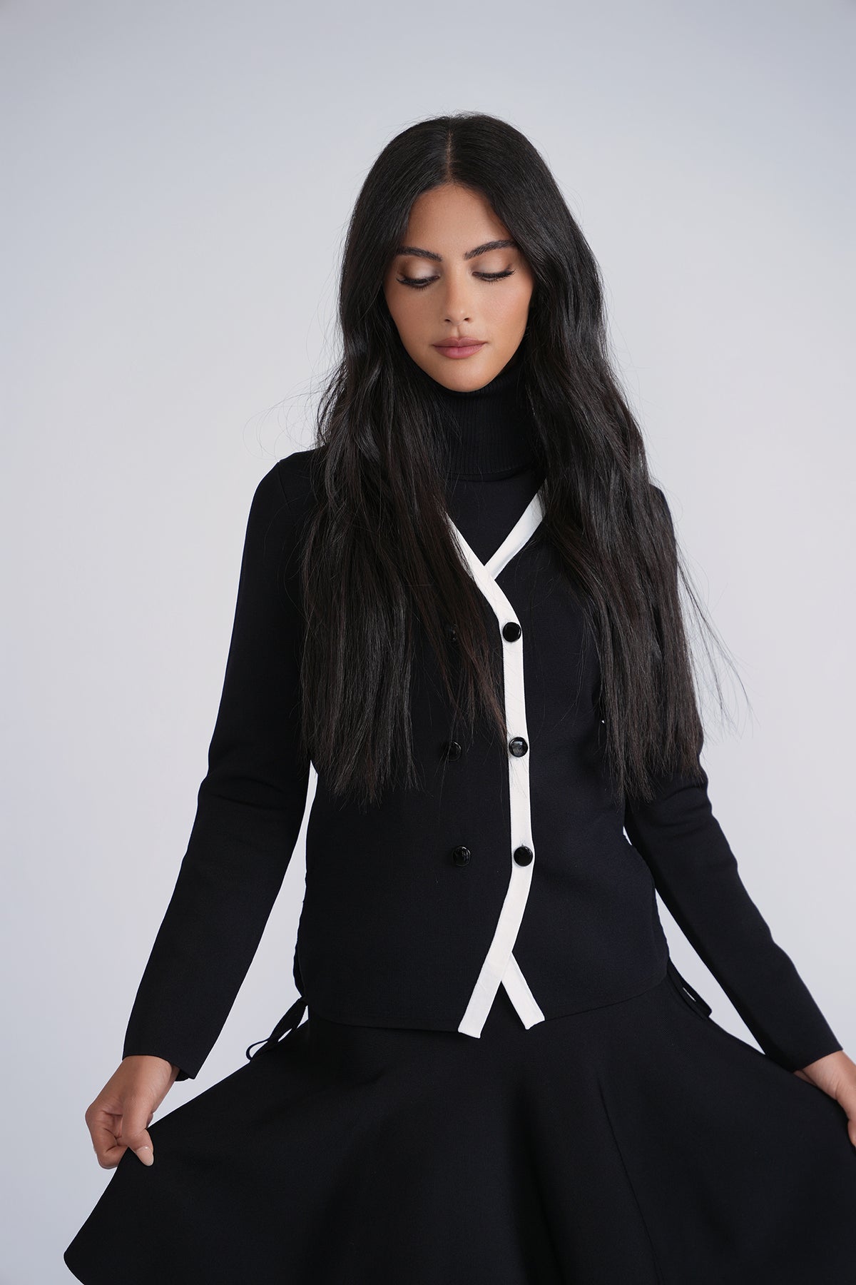 Aleeza Paris Effortless Cardigan – modest jacket in Black