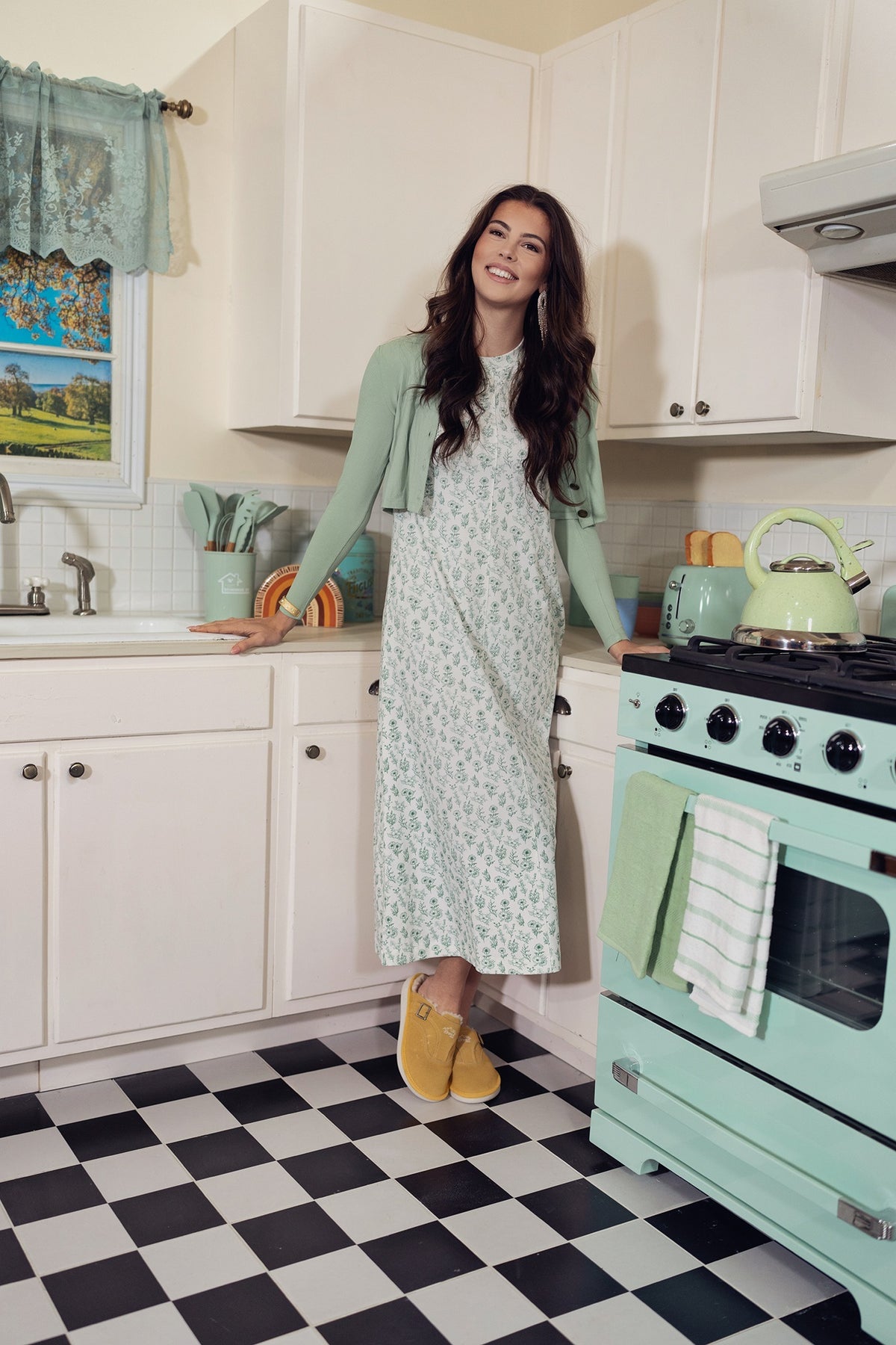 Aleeza Paris Floral Sleeveless Dress – modest dress