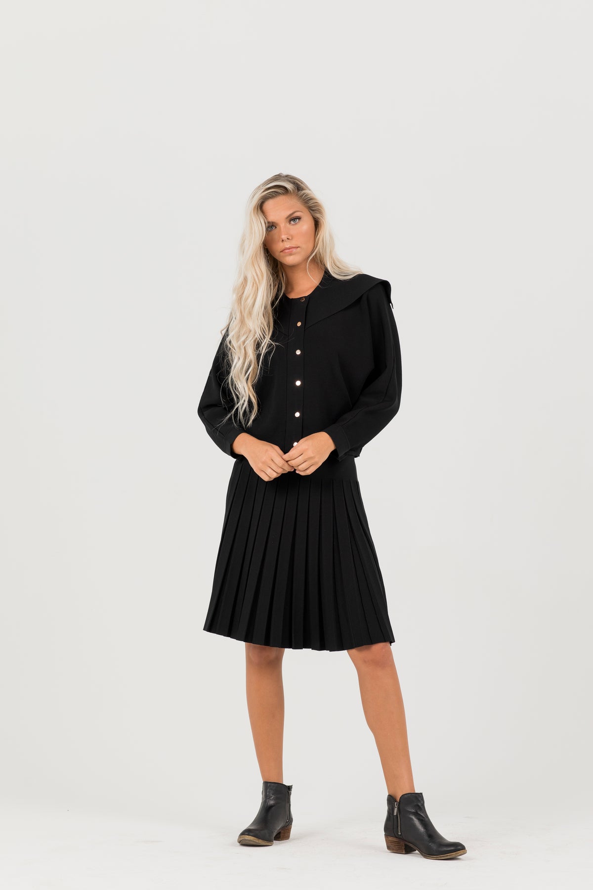Aleeza Paris Charlotte Box Pleat Skirt – modest skirt in Black