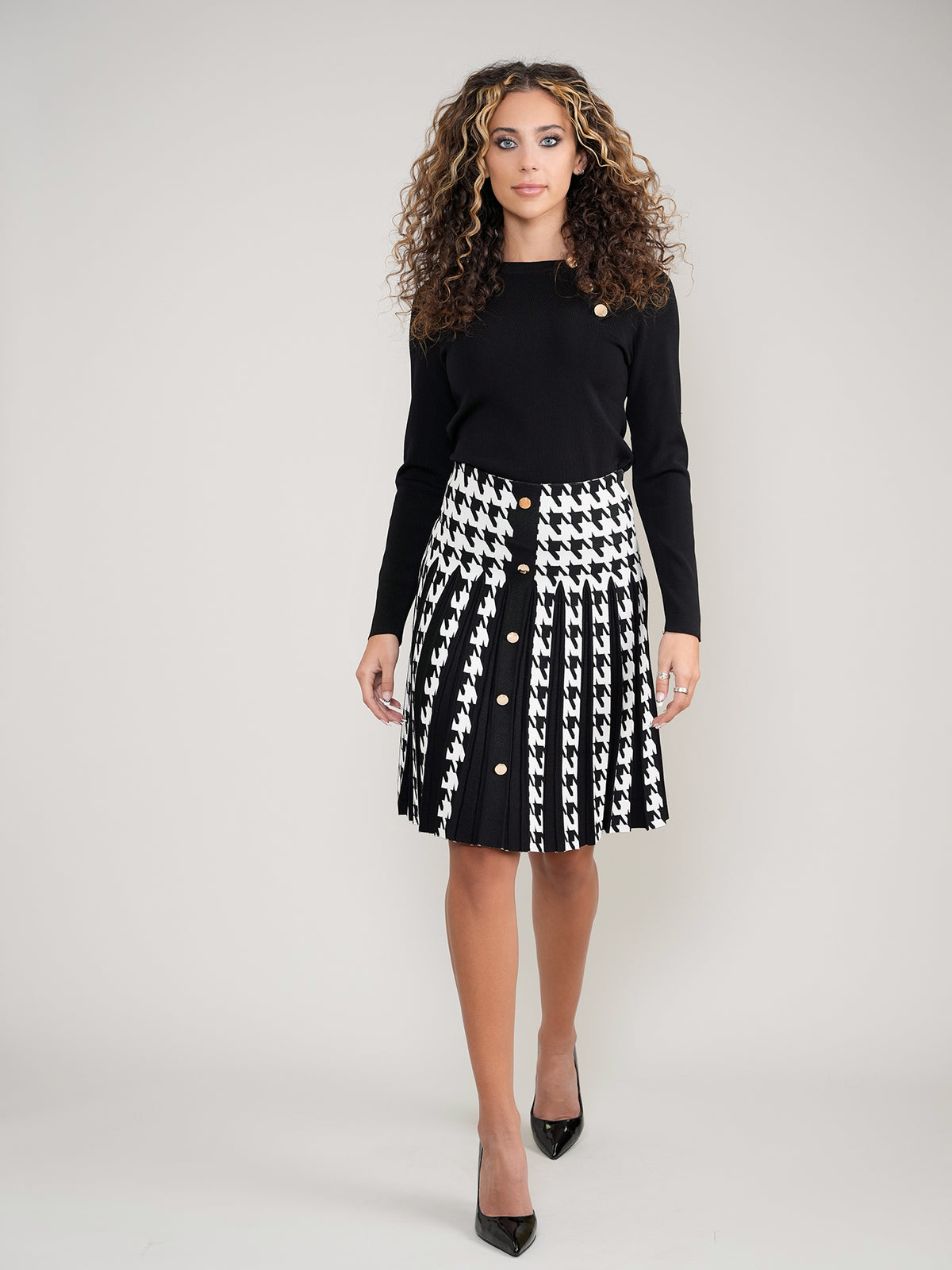 Aleeza Paris Houndstooth Button Pleated Skirt – modest skirt in Black/White