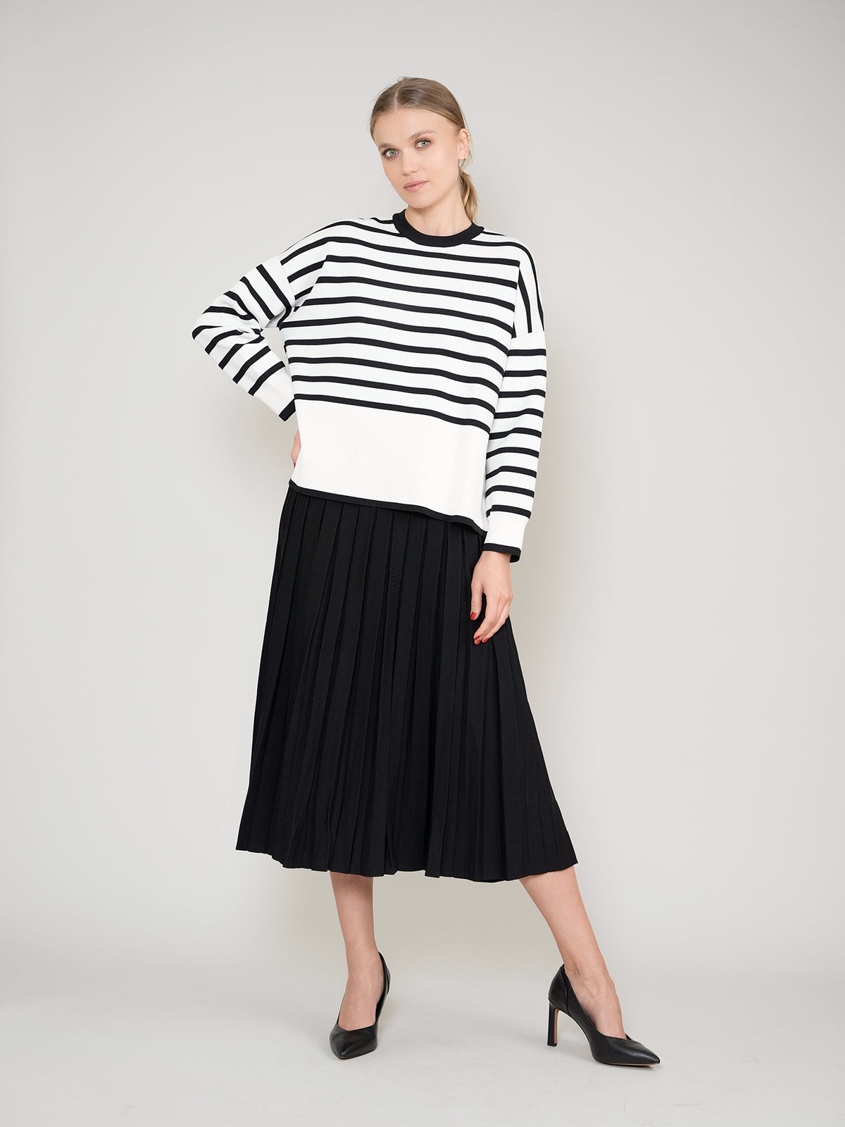 Aleeza Paris Knit Striped Top – modest top in Black