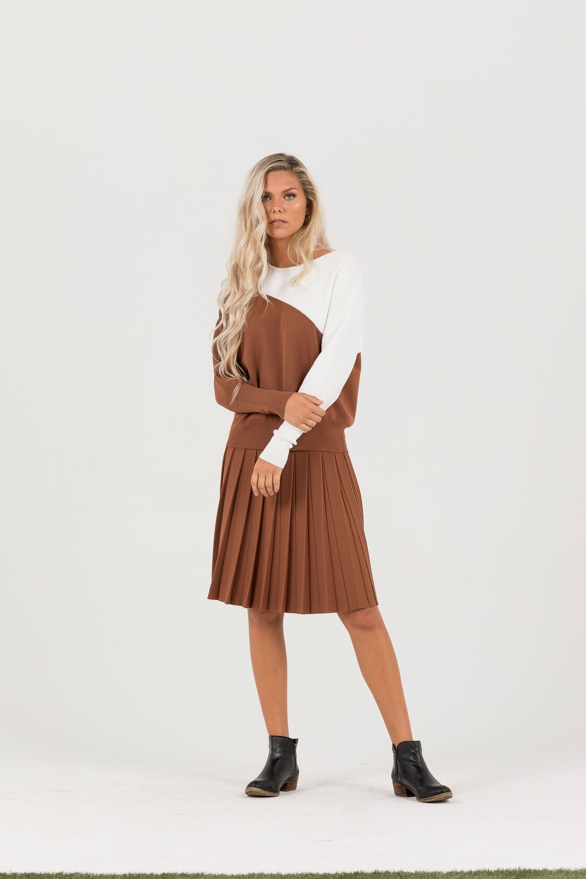 Aleeza Paris Pleated Wonder Skirt In Cocoa – modest skirt in Cocoa