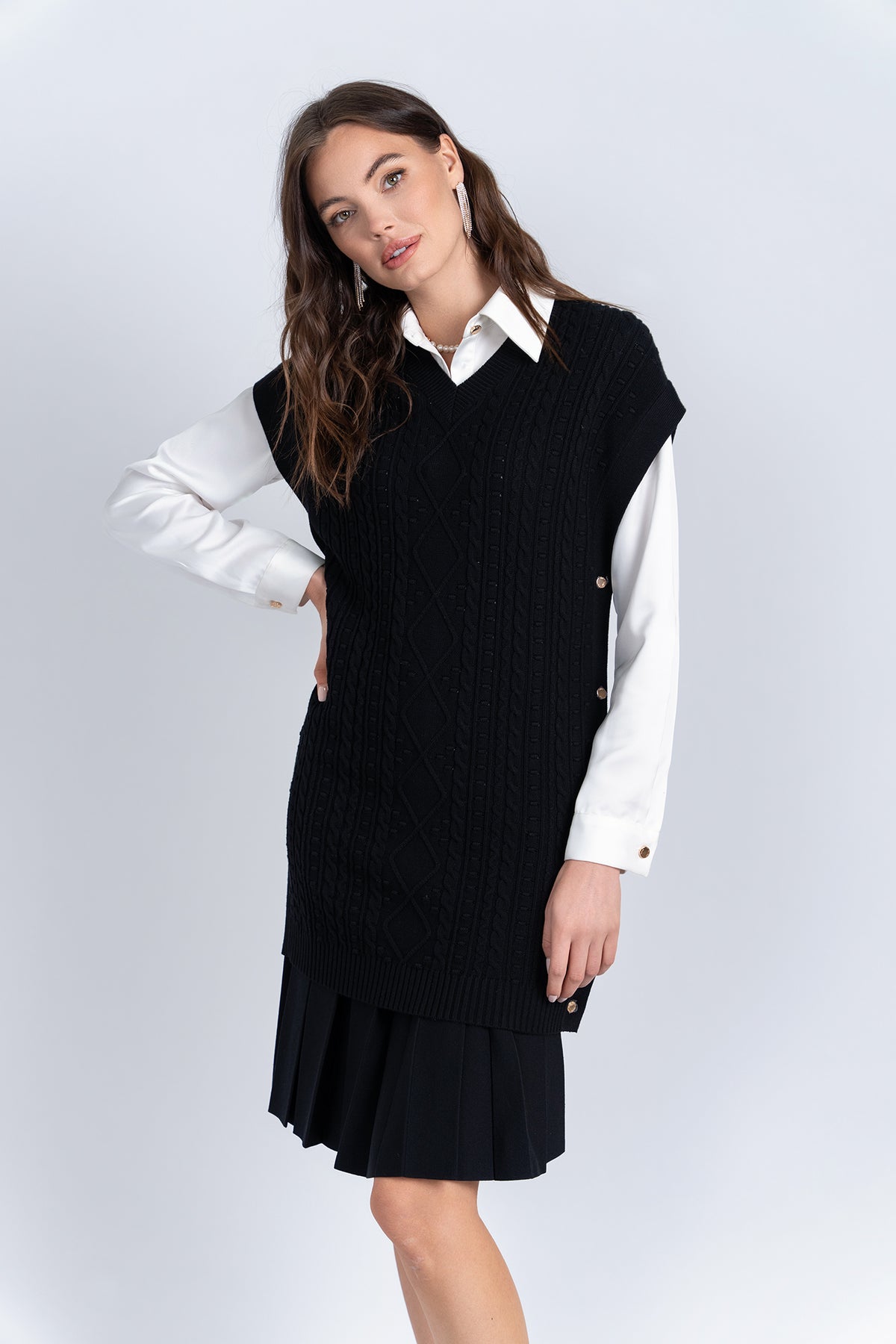 Aleeza Paris Argamini – modest top in Black