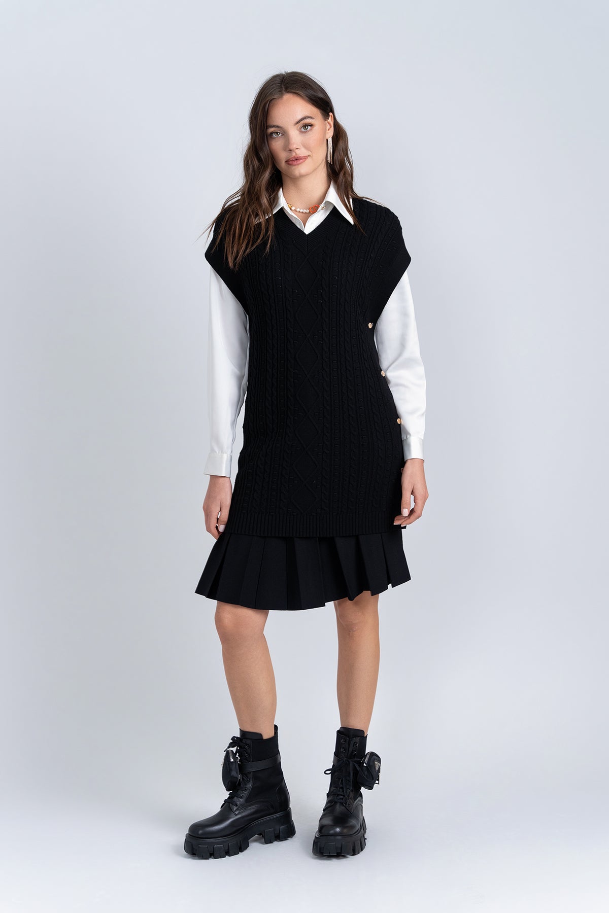 Aleeza Paris Argamini – modest top in Black