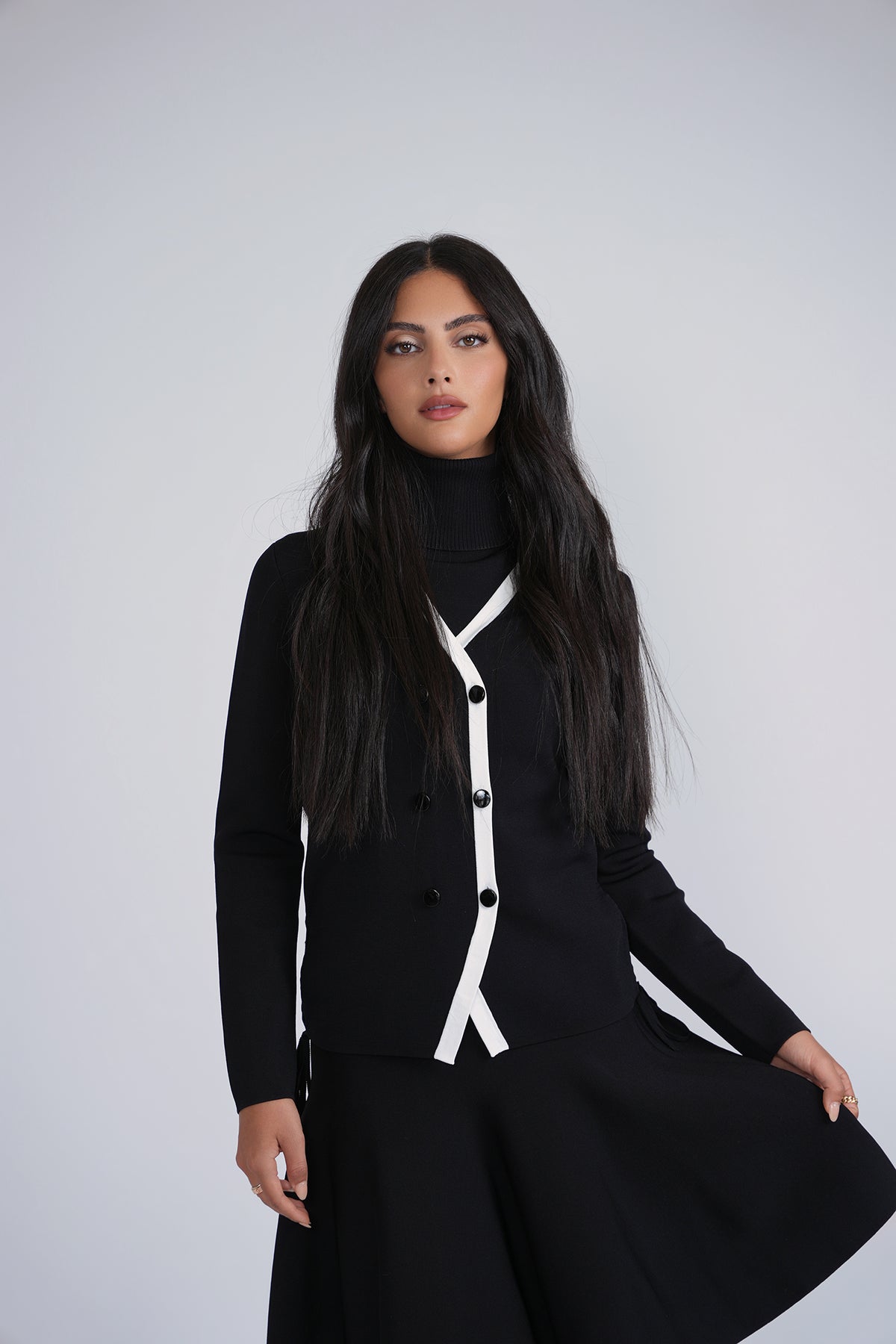 Aleeza Paris Effortless Cardigan – modest jacket in Black