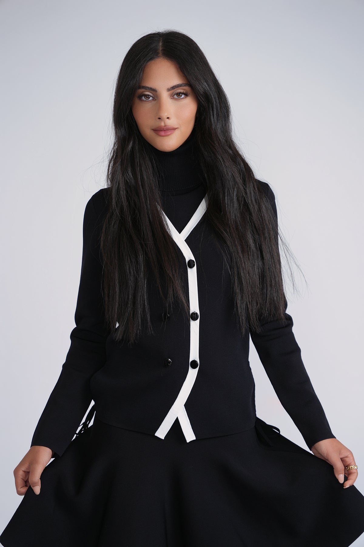 Aleeza Paris Effortless Cardigan – modest jacket in Black