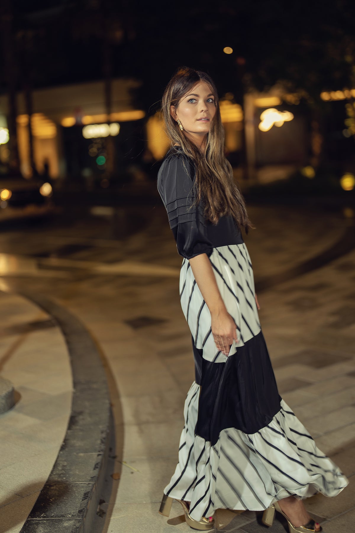 Aleeza Paris Laguna Dress – modest dress in Black/Ivory