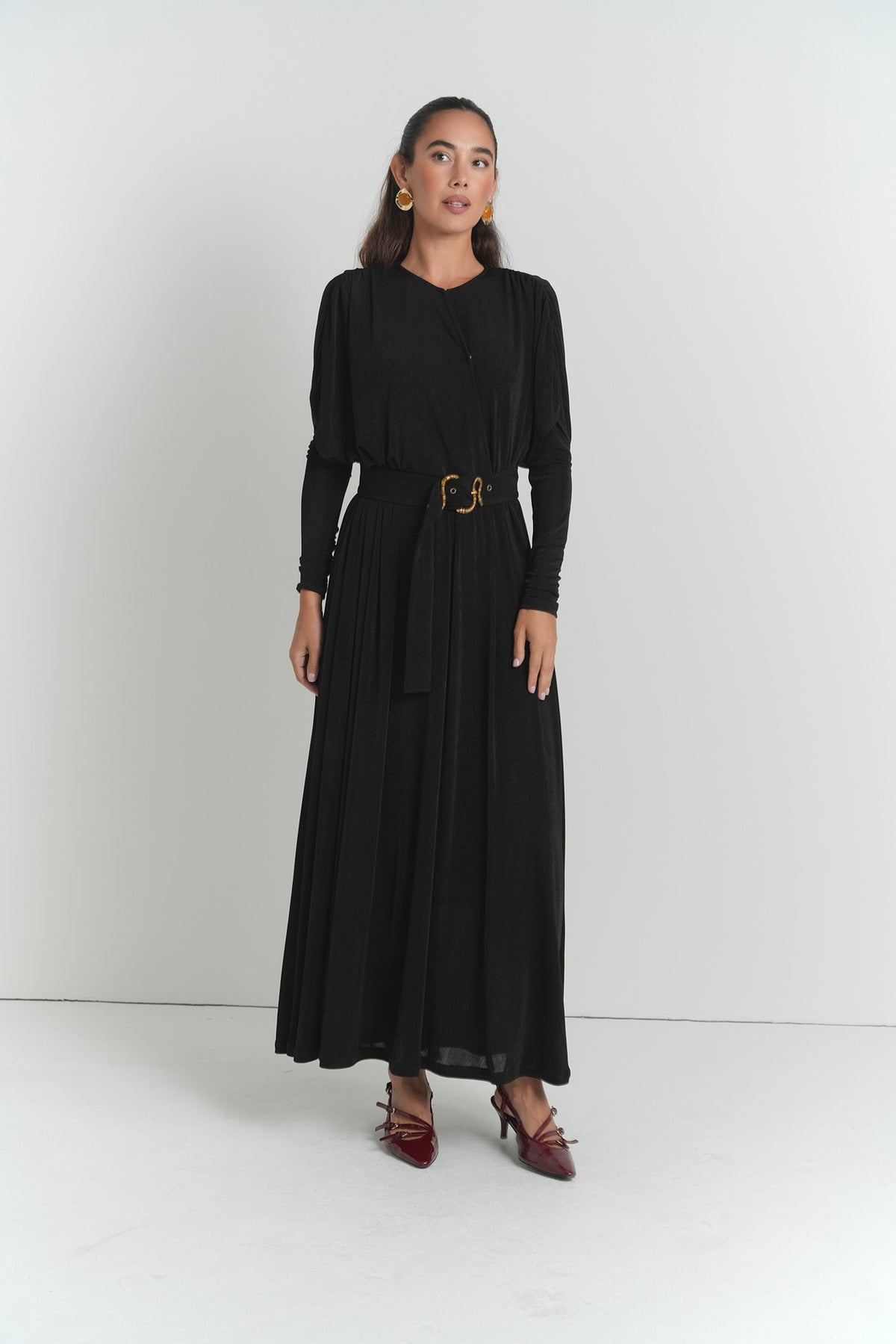 Marielle Knit Skirt in Black – on model – ALEEZA PARIS