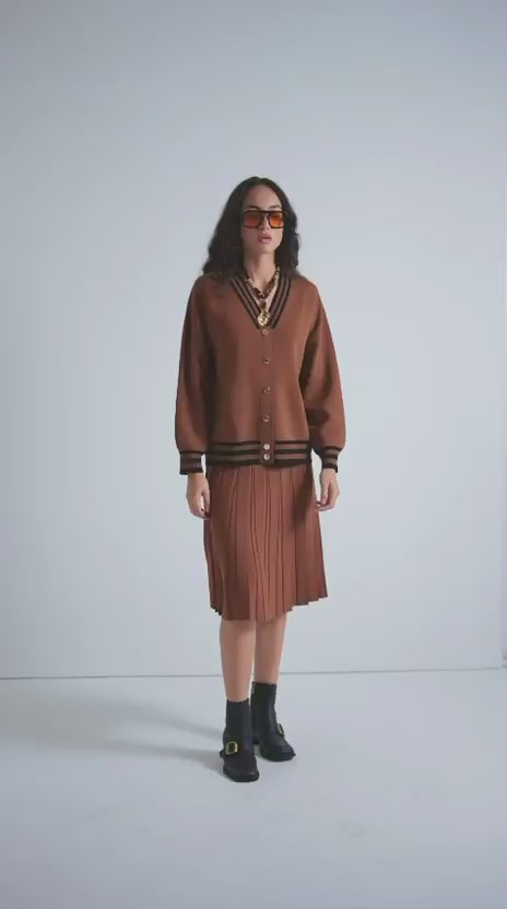 Pleated Wonder Skirt In Cocoa try-on video – ALEEZA PARIS