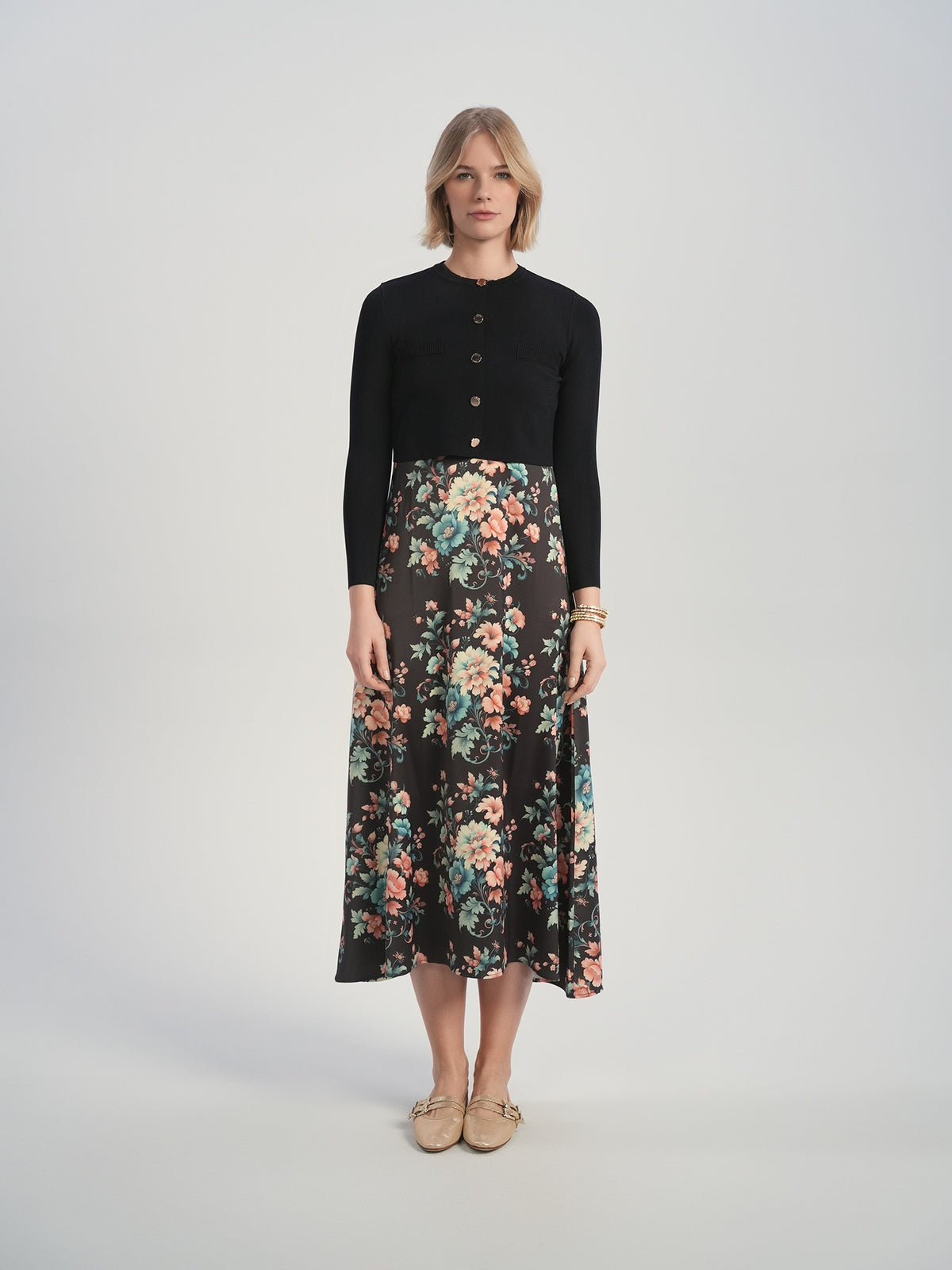 Aleeza Paris Yari Cropped Cardigan – modest top in Black