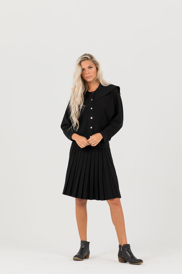 Charlotte Box Pleat Skirt In Black