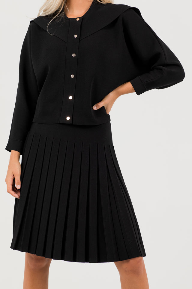 Adjustable Pleated Wonder Skirt In Black