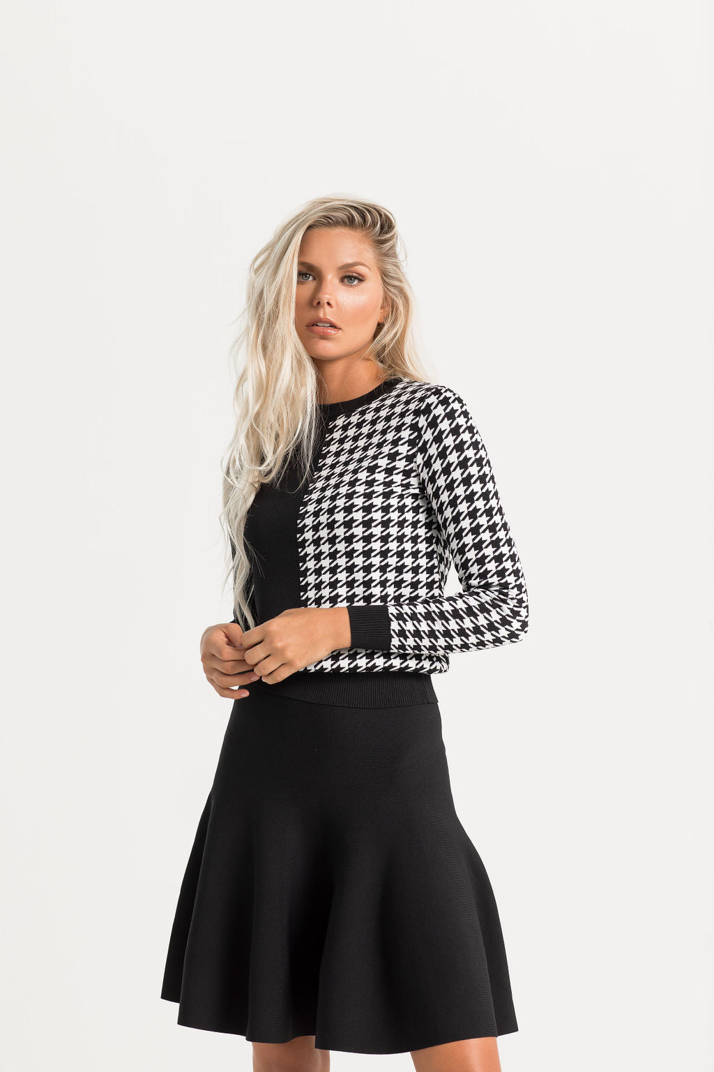 Aleeza Paris Houndstooth Knit Top – modest top in Black/White