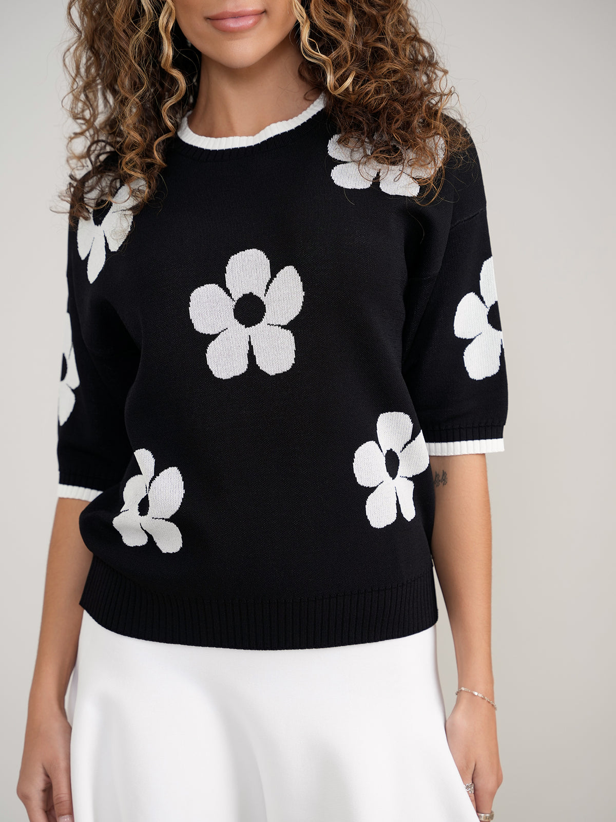 Aleeza Paris Knit Flower Top – modest dress in Black
