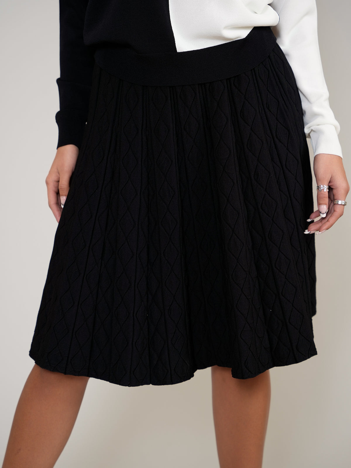 Aleeza Paris Diamond Pleated Aline Skirt – modest skirt in Black